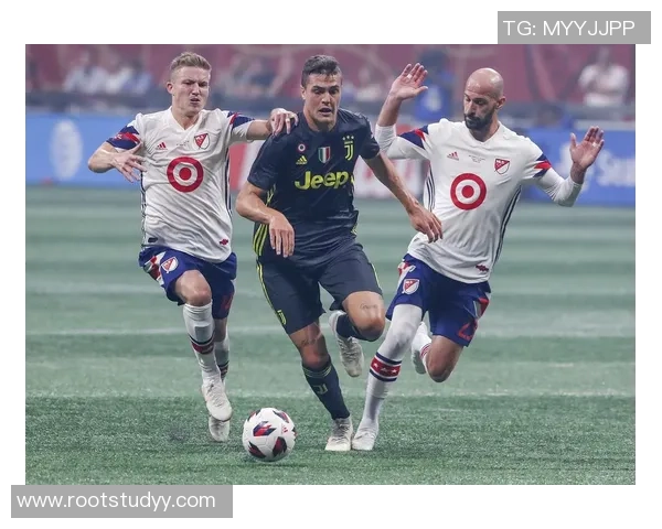 足球明星家庭生活揭秘 球场英雄如何打理家务与家庭责任